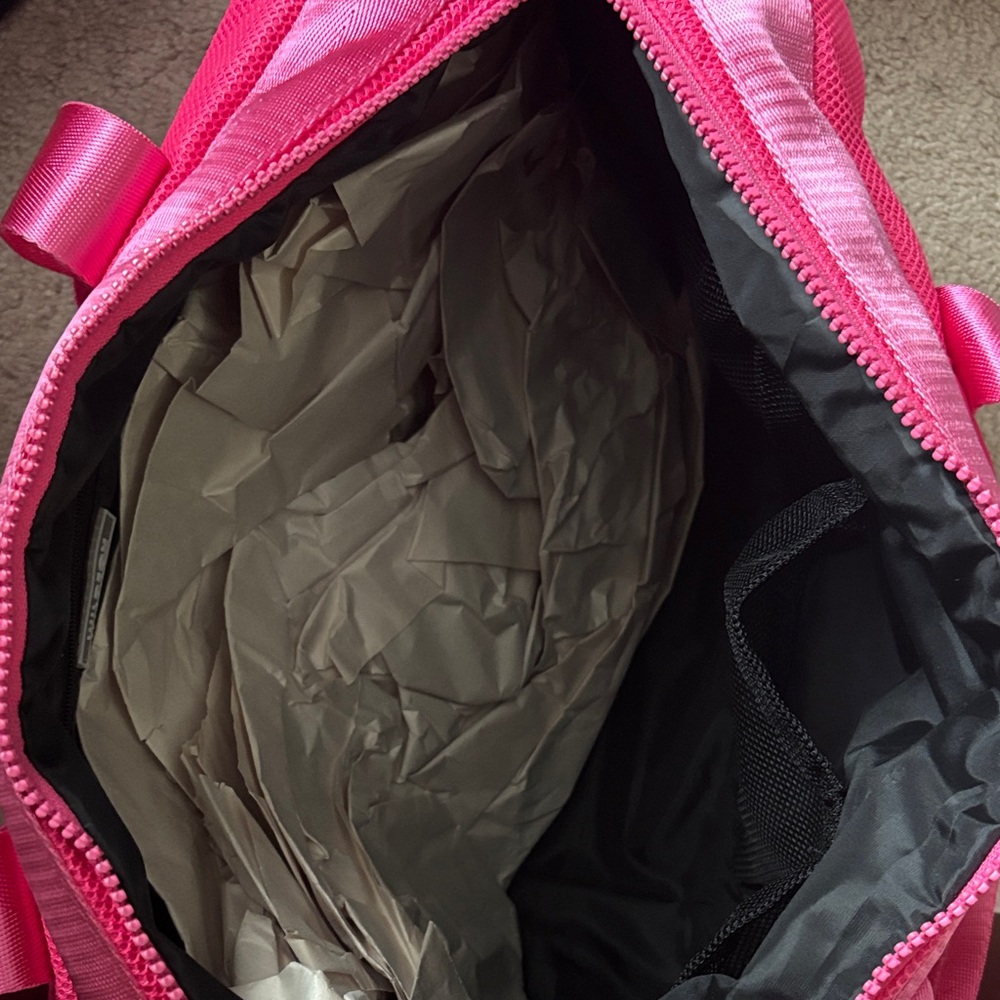 Wildfox Duffle Bag - Picture 6 of 7